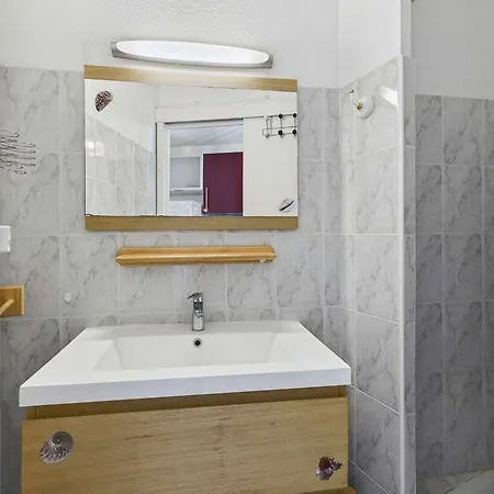 Maison 6 Personnes A Avec Parking - Fr-1-326-843